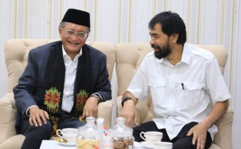 Gubernur Aceh Muzakir Manaf bertemu dengan Menteri Pekerjaan Umum (PU) Dody Hanggodo di Pendopo Wali Kota Banda Aceh, Rabu (25/6/2025).