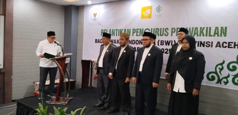 Prof Dr Fauzi Saleh Lc MA dilantik sebagai Ketua Badan Wakaf Indonesia (BWI) Aceh periode 2025–2028 di Hotel Kyriad Muraya, Banda Aceh, Kamis, 26 Juni 2025. (Foto: Ist)