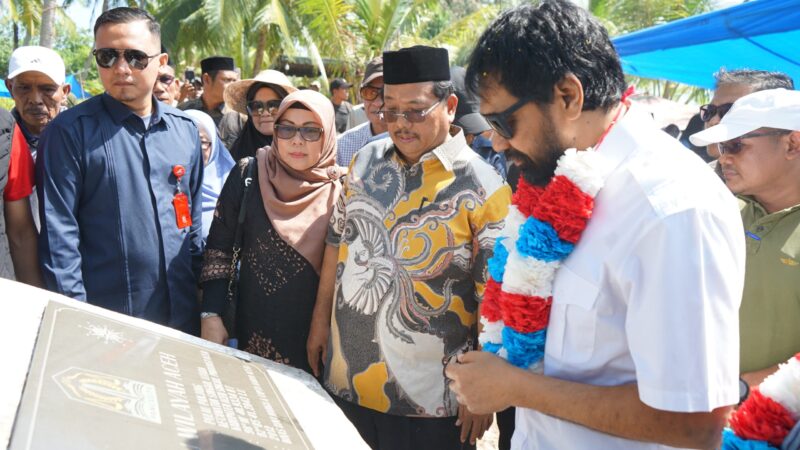 Gubernur Muzakir Manaf mengunjungi dan menghadiri kenduri syukuran kembalinya empat pulau ke wilayah Aceh, di Pulau Panjang, Aceh Singkil, Sabtu (28/6/2025). (Foto: Ist)