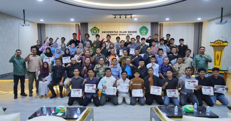 UIN Ar-Raniry Banda Aceh menggelar malam syukuran dan pemberian penghargaan bagi para atlet yang meraih prestasi POMDA Aceh XIX 2025. (Foto: Humas Ar-Raniry)