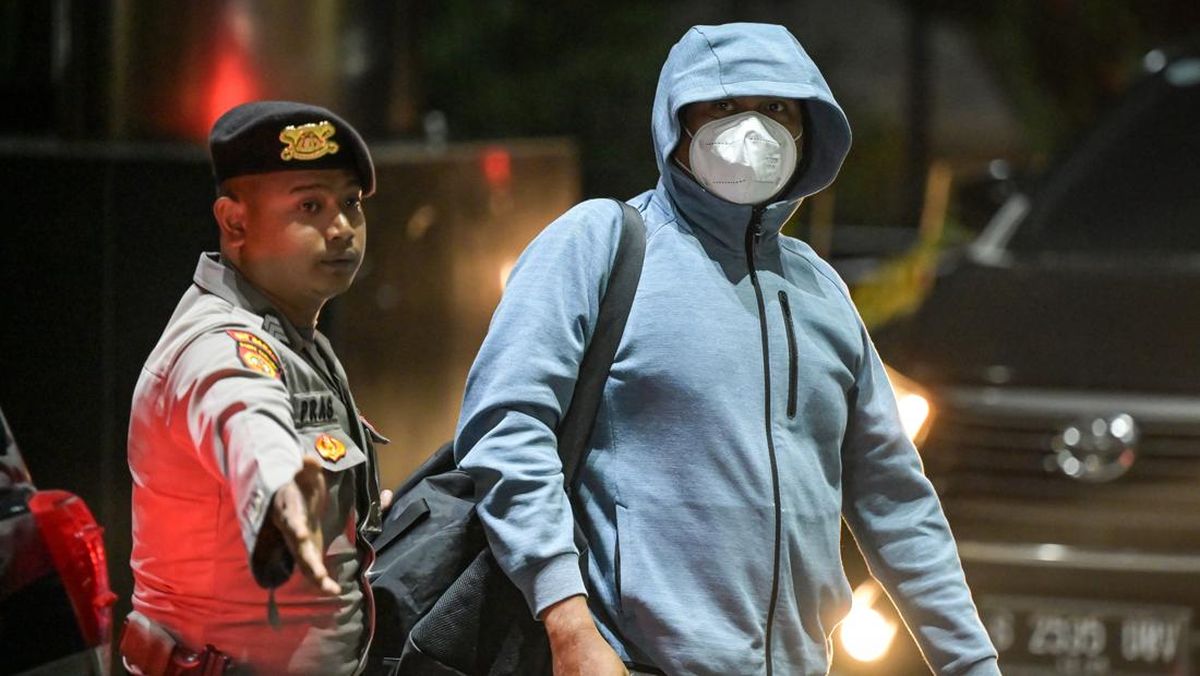 Komisi Pemberantasan Korupsi (KPK) terus mendalami aliran dana suap proyek jalan di Sumatera Utara yang diduga mencapai miliaran rupiah dan melibatkan jaringan kekuasaan dari kabupaten hingga kantor Gubernur.