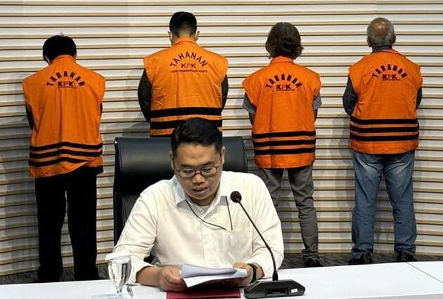 Empat terdakwa kasus korupsi terkait pengadaan lahan di Rorotan, Jakarta Utara, divonis dengan pidana empat hingga enam tahun penjara. Para terdakwa dinilai terbukti merugikan keuangan negara sejumlah Rp93,86 miliar.