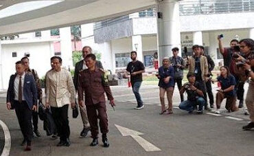 Mantan Mendikbud Ristek Nadiem Makarim penuhi panggilan penyidik Kejaksaan Agung (Kejagung) guna jalani pemeriksaan sebagai saksi dugaan korupsi pengadaan laptop chromebook, Senin (23/6/2025).