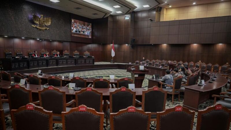 Mahkamah Konstitusi (MK) menyatakan bahwa penyelenggaraan pemilu nasional dan pemilu daerah yang digelar terlalu berdekatan dapat menyebabkan kejenuhan pemilih.