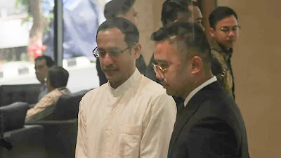 Nadiem Makarim saat tiba untuk diperiksa penyidik Kejagung dalam kasus Chromebook, Selasa (15/7/2025)
