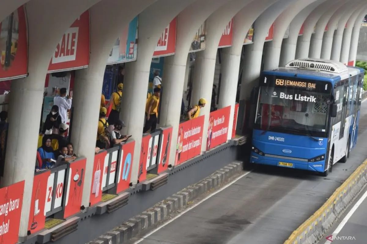 tarif khusus Rp1 untuk seluruh moda transportasi umum.