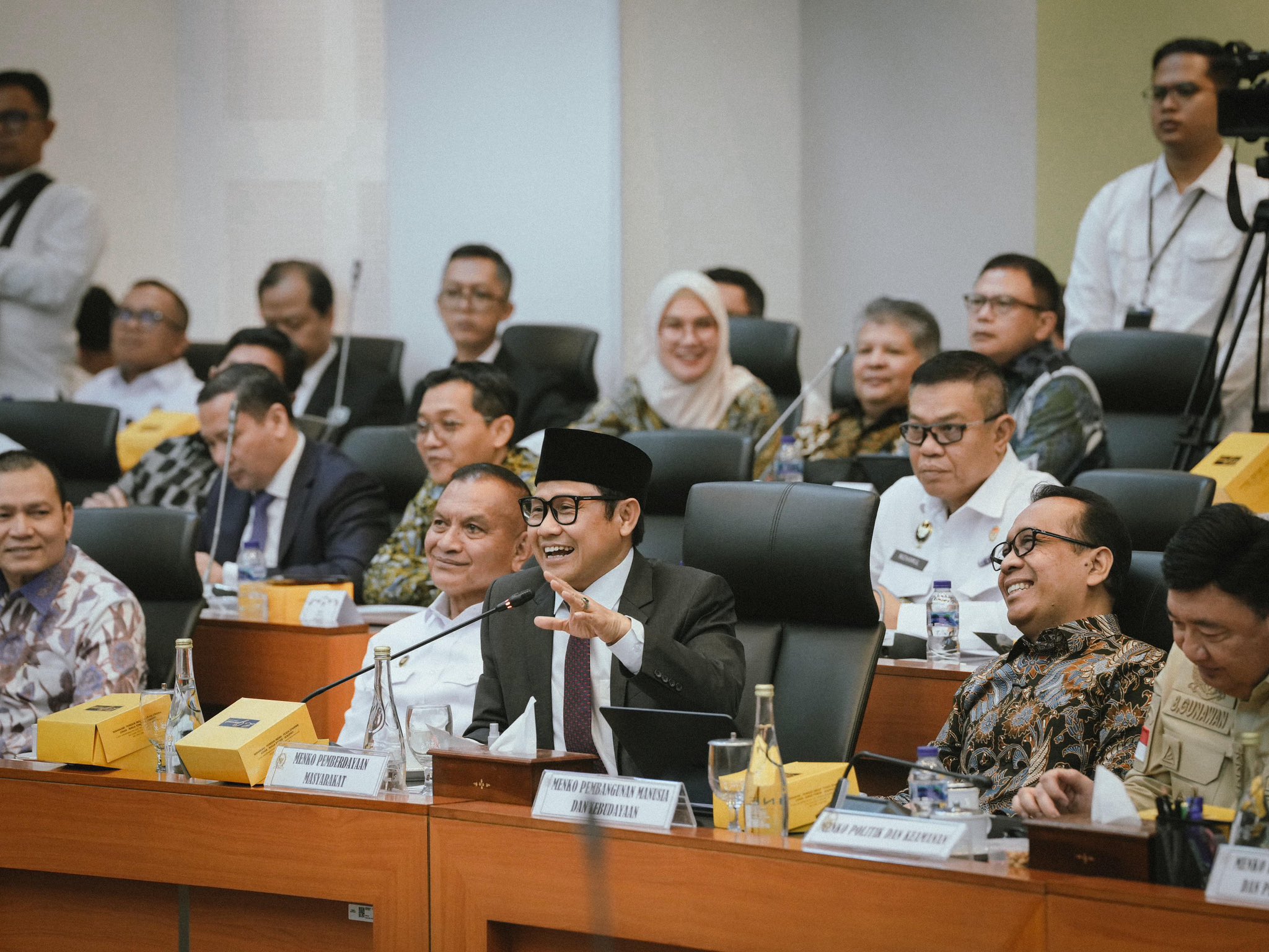 Rapat dengan Banggar DPR, Menko PM Dorong Masyarakat Mandiri Tak Lagi Tergantung Bansos