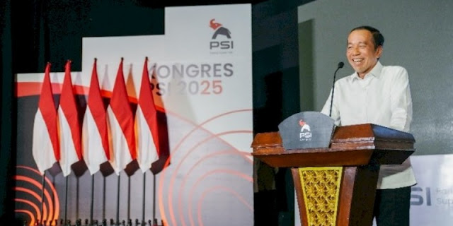 Dukungan terang-terangan Presiden ke-7 RI Joko Widodo alias Jokowi terhadap Partai Solidaritas Indonesia (PSI) memunculkan spekulasi baru soal keterlibatan lebih jauh dalam struktur partai. 