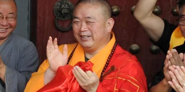 Kepala Biksu Shaolin, Shi Yongxin, saat menghadiri acara resmi sebelum tersandung skandal seks dan penggelapan dana. (Foto: Getty Images)
