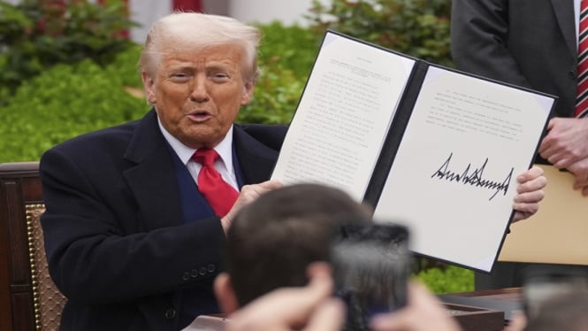 Presiden Amerika Serikat Donald Trump mengumumkan telah mencapai kesepakatan tarif dagang baru dengan Vietnam