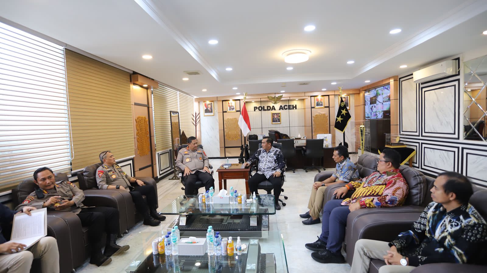 Kapolda Aceh Irjen Pol Achmad Kartiko menerima audiensi dari jajaran BPMA di ruang kerjanya, Rabu, 16 Juli 2025. (Foto: Ist)