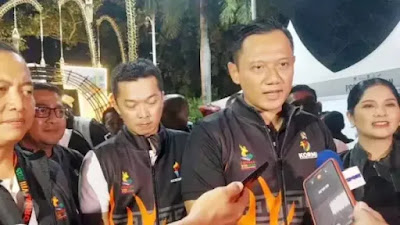 Ketua Umum Partai Demokrat AHY membantah tudingan keterlibatan partainya dalam isu ijazah palsu Presiden Jokowi saat kunjungan kerja di NTB, Minggu (27/7/2025).