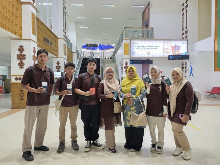 Tim dari SMAN 7 Banda Aceh terdiri dari lima siswa berbakat: Bunga Nayla Afra, Siti Shazia Hawra, Athllah Ramadhan Putra Syr, Muhammad Aizhiel dan Muhammad Rasyad Rizqullah. (Foto: Ist)