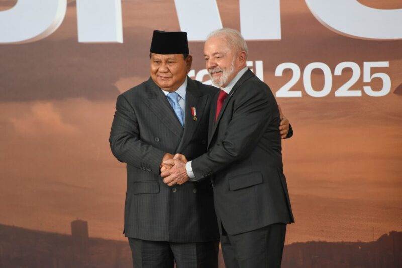 Presiden Republik Indonesia Prabowo Subianto disambut langsung oleh Presiden Brasil Luiz Inácio Lula da Silva