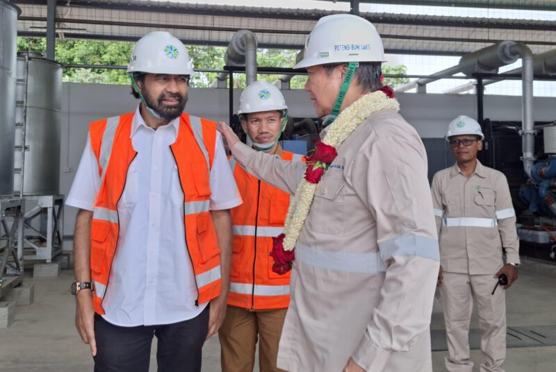 Gubernur Muzakir Manaf atau Mualem, mengusulkan pembangunan pabrik pengolahan gabah di Aceh kepada Direktur Utama Arsari Group Hashim Djojohadikusumo yang merupakan adik dari Presiden RI Prabowo Subianto. (Foto: Ist)