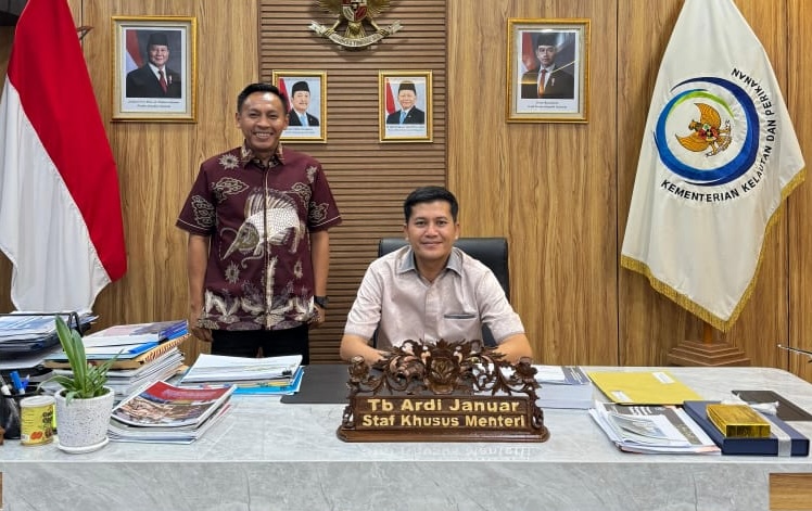 Bupati Aceh Selatan Mirwan MS bersama Staf Khusus Menteri Kelautan dan Perikanan, TB Ardi Januar. (Foto: Ist)