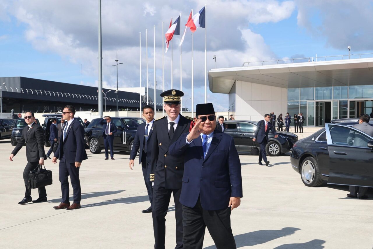 Presiden Republik Indonesia, Prabowo Subianto, kembali ke Tanah Air pada Selasa (15/7/2025).