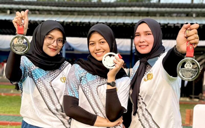 Tiga Polwan terbaik Polda Aceh berhasil meraih juara II kategori Presisi Beregu Polwan Kapolri Cup 2025 yang digelar di Lapangan Tembak Presisi Hoegeng Iman Santoso, Mako Korbrimob Polri Kelapadua, Cimanggis, Depok.