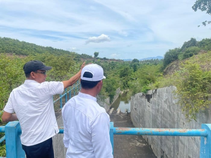 Waduk Tui Geulumpang di Gampong Krueng Kalee, Kecamatan Darussalam, Aceh Besar, mengalami kerusakan serius pada sejumlah pintu air dan infrastruktur pendukung lainnya. (Foto: Ist)