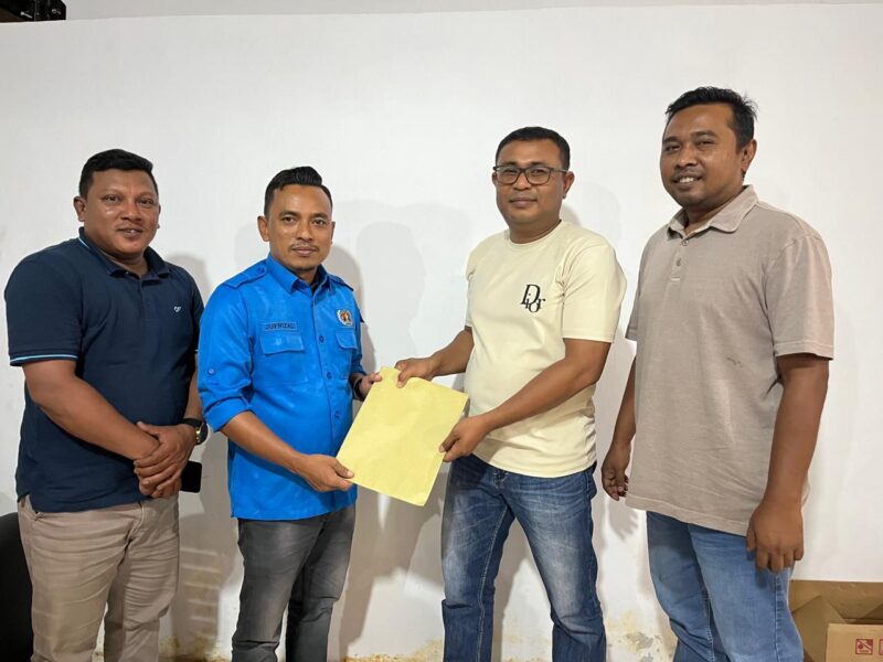 Jufrizal yang merupakan ketua periode sebelumnya, resmi mendaftarkan diri sebagai calon ketua untuk memimpin PWI Aceh Besar. (Foto: Ist)