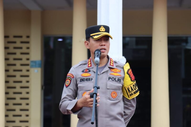 Kapolresta Banda Aceh, Kombes Pol Joko Heri Purwono, menyebut maraknya judi online dipicu kondisi ekonomi masyarakat yang sulit