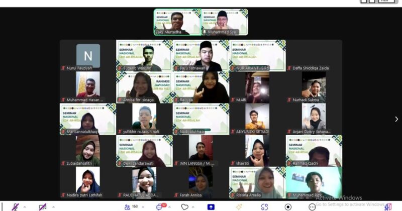 LDK Ar-Risalah UIN Ar-Raniry Banda Aceh saat Seminar Nasional Edisi Public Speaking Jadi Branding, melalui platform Zoom Meet, pada Sabtu (05/07/2025) malam. (Foto: Ist)