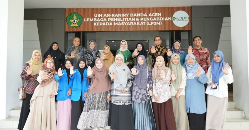 PSGA LP2M UIN Ar-Raniry Banda Aceh menggelar kuliah umum dan diskusi bertajuk “Mewujudkan Kemaslahantan Bangsa Melalui Penegakan Nilai-Nilai Keadilan Gender” di Ruang Pertemuan LP2M, pada Kamis (10/07/2025). (Foto: Humas Ar-Raniry)