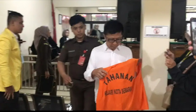 Majelis hakim Pengadilan Negeri Semarang membacakan vonis 7 tahun penjara kepada Adi Suprobo atas kasus pencabulan anak dengan modus doa bersama.