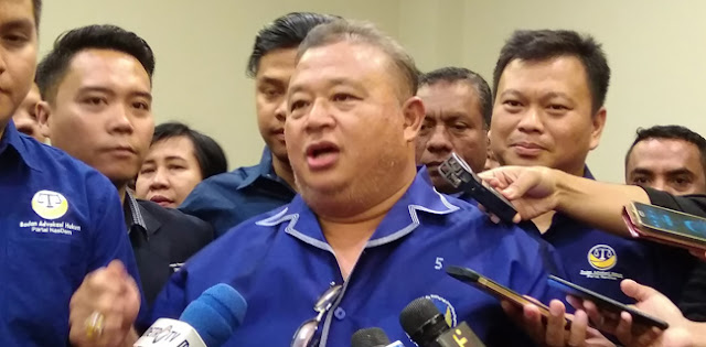 Sekretaris Jenderal Partai NasDem, Hermawi Taslim, membenarkan keputusan partainya menonaktifkan Ahmad Sahroni dan Nafa Urbach dari keanggotaan Fraksi Nasdem di DPR.