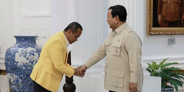 Langkah Politik Ketua Umum Partai Golkar Bahlil Lahadalia beserta petinggi Golkar menemui Presiden Prabowo Subianto di Istana Negara pada sidang tadi, Rabu 27 Agustus 2025, tampaknya ingin ‘cari selamat’. 