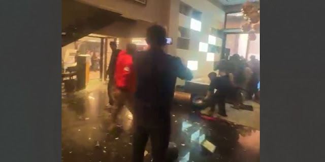Rumah Anggota DPR Fraksi NasDem, Ahmad Sahroni, disatroni massa di Tj. Priok, Jakarta Utara, Sabtu, 30 Agustus 2025.