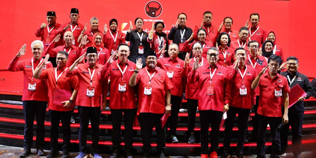 Ketua Umum PDIP Megawati Soekarnoputri memimpin langsung pelantikan jajaran DPP PDIP periode 2025–2030 dalam Kongres VI PDIP di Jakarta, Sabtu (2/8/2025).