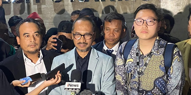 Mantan Ketua KPK, Abraham Samad, saat diwawancarai di kanal YouTube Hendri Satrio Official, di mana ia menyampaikan kesiapannya menghadapi proses hukum terkait dugaan ijazah palsu Presiden Joko Widodo, Kamis (14/8/2025).