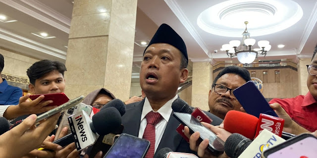 Menteri ATR/BPN Nusron Wahid menyampaikan permohonan maaf kepada masyarakat atas pernyataannya yang kontroversial terkait status kepemilikan tanah, di kantornya, Jakarta, Selasa (12/8/2025).