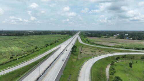 Hutama Karya mencatat sepanjang Semester I 2025, trafik kendaraan yang melintas di Jalan Tol Hutama Karya mencapai 250.000 kendaraan per hari pada seluruh ruas jalan tol yang dikelola dengan pertumbuhan 7,6%. (Foto: Ist)