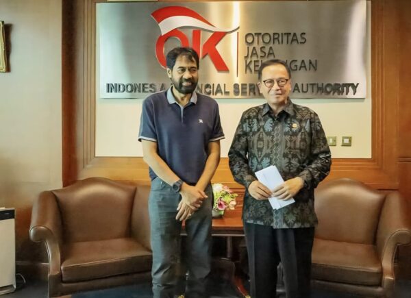 Gubernur Aceh Muzakir Manaf atau Mualem berkunjung ke Kantor Pusat OJK di Jakarta, Senin, 11 Agustus 2025. Mualem disambut Komisioner OJK sekaligus Kepala Eksekutif Pengawas Perbankan Dian Ediana Rae. (Foto: Ist)