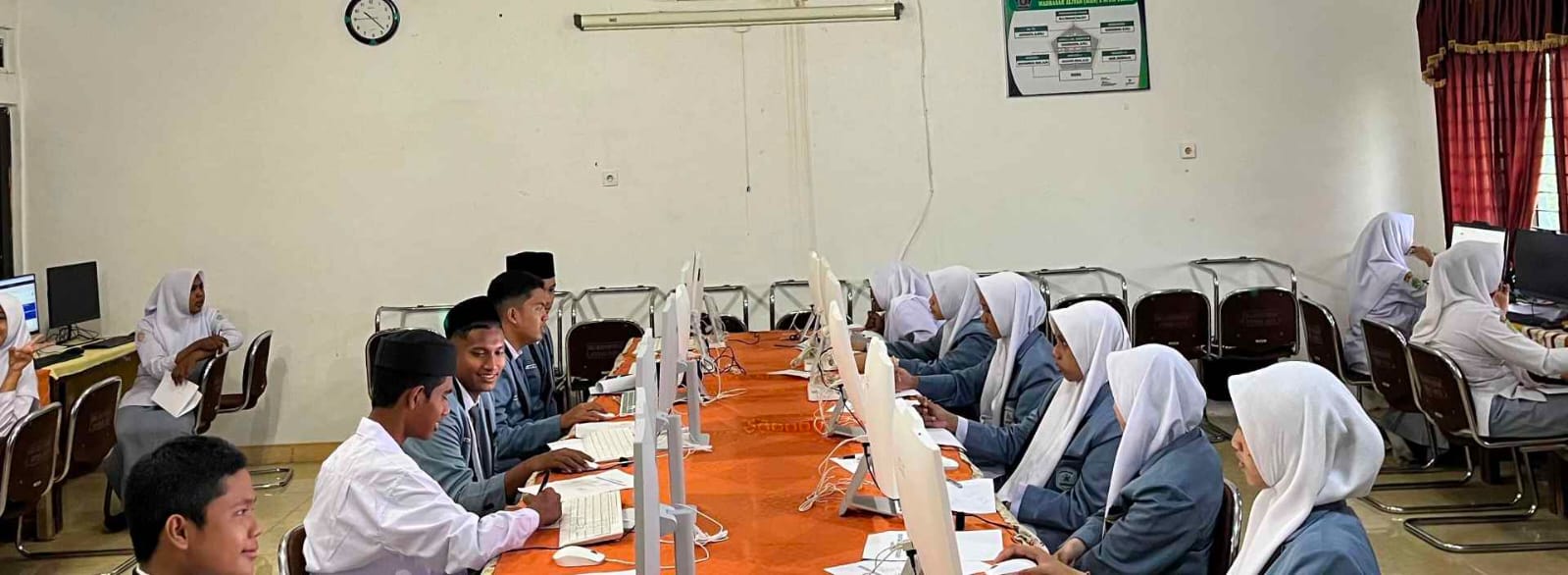 Siswa mengikuti Olimpiade Sains Siswa Madrasah Aceh tahun 2025. (Foto: Ist)