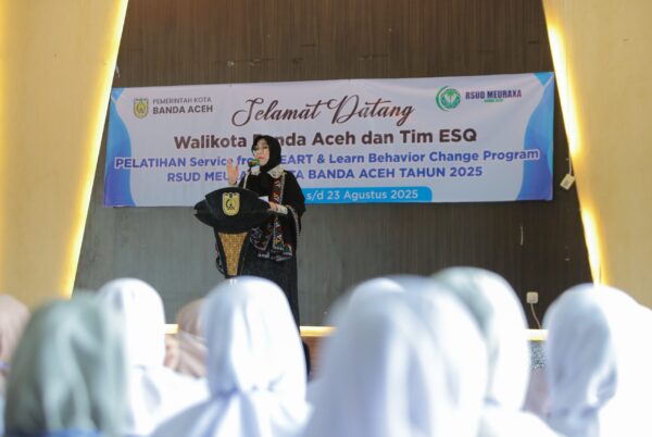 Wali Kota Banda Aceh, Illiza Sa’aduddin Djamal, membuka pelatihan “Service from Heart & Learn Behavior Change Program” yang digelar Tim Emotional Spiritual Quotient (ESQ) di RSUD Meuraxa.