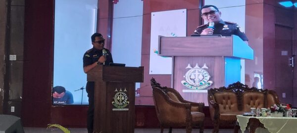 Kajati Aceh Yudi Triadi SH MH pada seminar hukum dalam memperingati Hari Lahir Kejaksaan RI ke-80 Rabu (27/8). (Foto: Ist)