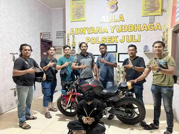 Polresta Banda Aceh menangkap AW (25) warga Bireuen karena mencuri ATM milik sahabat dan menguras uang hingga Rp94 juta. (Foto: Dok. Polresta Banda Aceh)