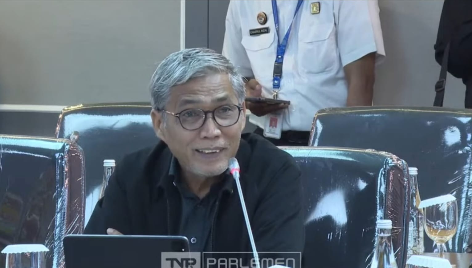 Anggota Komisi XIII DPR RI dari Fraksi PKB, Mafirion, saat memberikan pernyataan pers di Gedung DPR, Jakarta, terkait rencana revisi UU Hak Cipta, Kamis (21/8/2025).