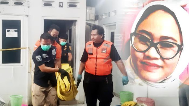 Keluarga dan warga memenuhi rumah orang tua Putri Apriyani di Desa Rambatan Wetan, Indramayu, Minggu (10/8/2025)