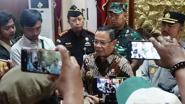 DPRD Pati resmi membentuk pansus pemakzulan di tengah ricuhnya demonstrasi.