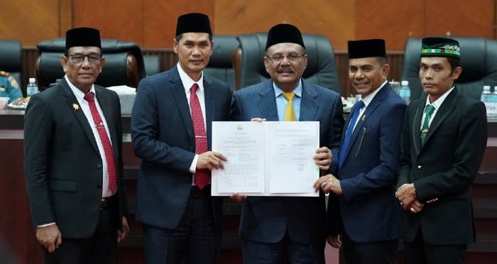 DPRA bersama Pemerintah Aceh resmi menyepakati Rancangan Qanun Pertanggungjawaban APBA 2024 dalam Rapat Paripurna di Gedung Utama DPRA, Kamis (31/7). (Foto: Ist)