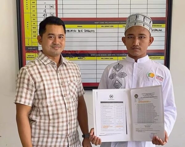 Lapas Kelas IIA Banda Aceh membebaskan satu Warga Binaan Pemasyarakatan pada Sabtu, 2 Agustus 2025, setelah mendapat amnesti dari Presiden RI. (Foto: Dok. Lapas Banda Aceh)