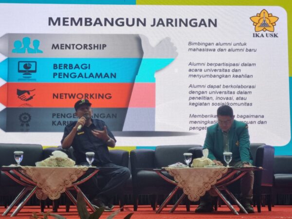 Ketua Umum Ikatan Alumni (IKA) USK Amal Hasan menghadiri pembinaan akademik dan karakter mahasiswa baru (Pakarmaru) USK di Gedung AA Dayan Dawod, Kamis (14/8). (Foto: Ist)