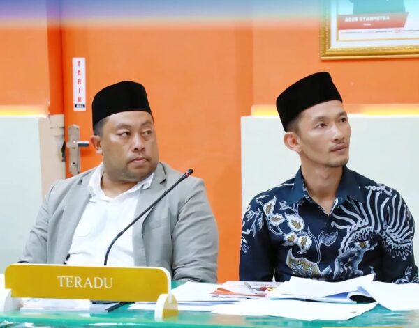 DKPP RI memeriksa dua anggota KIP Aceh Tengah, Sabirin dan Pajrin, dalam sidang dugaan pelanggaran Kode Etik Penyelenggara Pemilu (KEPP) perkara nomor 171-PKE-DKPP/VI/2025. Sidang digelar Kamis (14/8). (Foto: Ist)