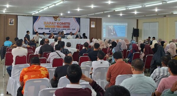 Rapat Komite Madrasah MTsN 1 Model Banda Aceh dilaksanakan pada Sabtu pagi hingga sore (16/8/2025) di Aula Politeknik Kutaraja Banda Aceh. (Foto: Ist)