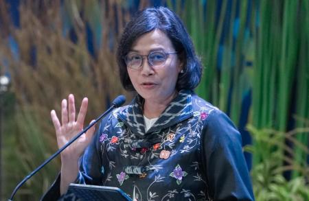 Menkeu Sri Mulyani saat membahas tantangan pembiayaan gaji guru di KSTI ITB.