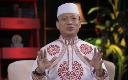 Pendakwah Ustaz Das’ad Latif saat menyampaikan keluhan soal rekening banknya yang diblokir PPATK melalui unggahan video di TikTok.